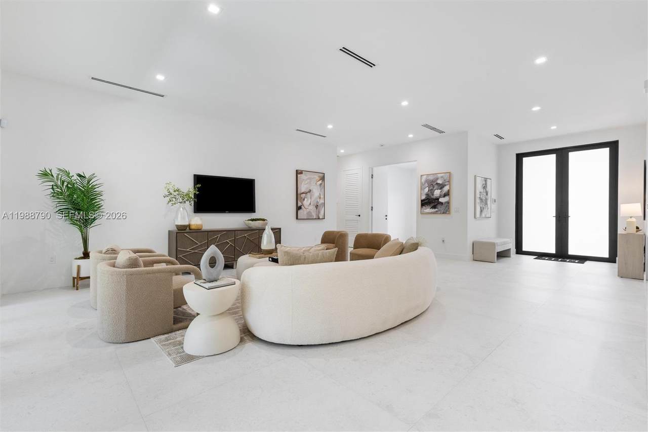 https://bt-photos.global.ssl.fastly.net/miami/1280_boomver_1_A11988790-2.jpg