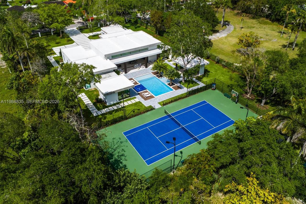 https://bt-photos.global.ssl.fastly.net/miami/1280_boomver_1_A11988835-2.jpg