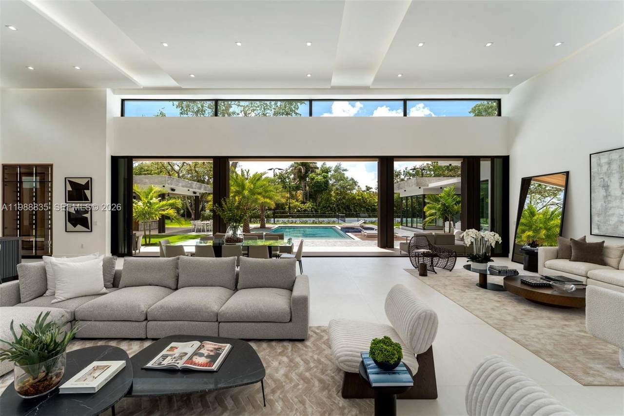https://bt-photos.global.ssl.fastly.net/miami/1280_boomver_1_A11988835-2.jpg