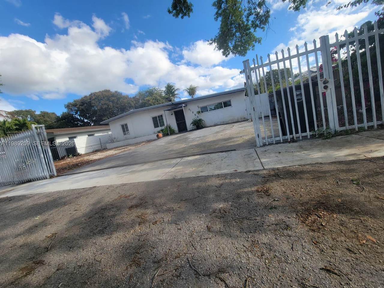 https://bt-photos.global.ssl.fastly.net/miami/1280_boomver_1_A11989209-2.jpg
