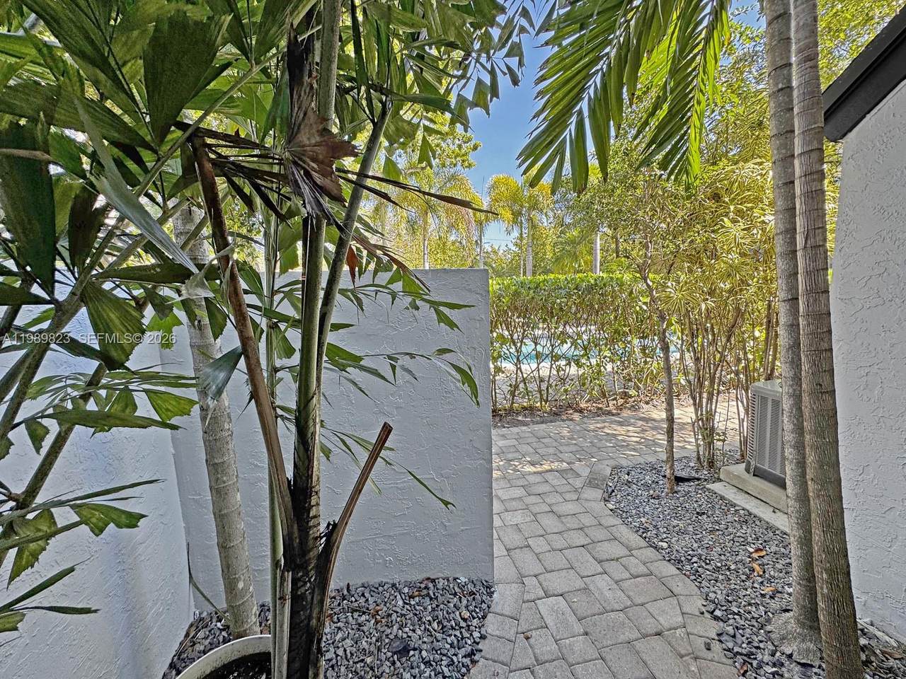 https://bt-photos.global.ssl.fastly.net/miami/1280_boomver_1_A11989823-2.jpg