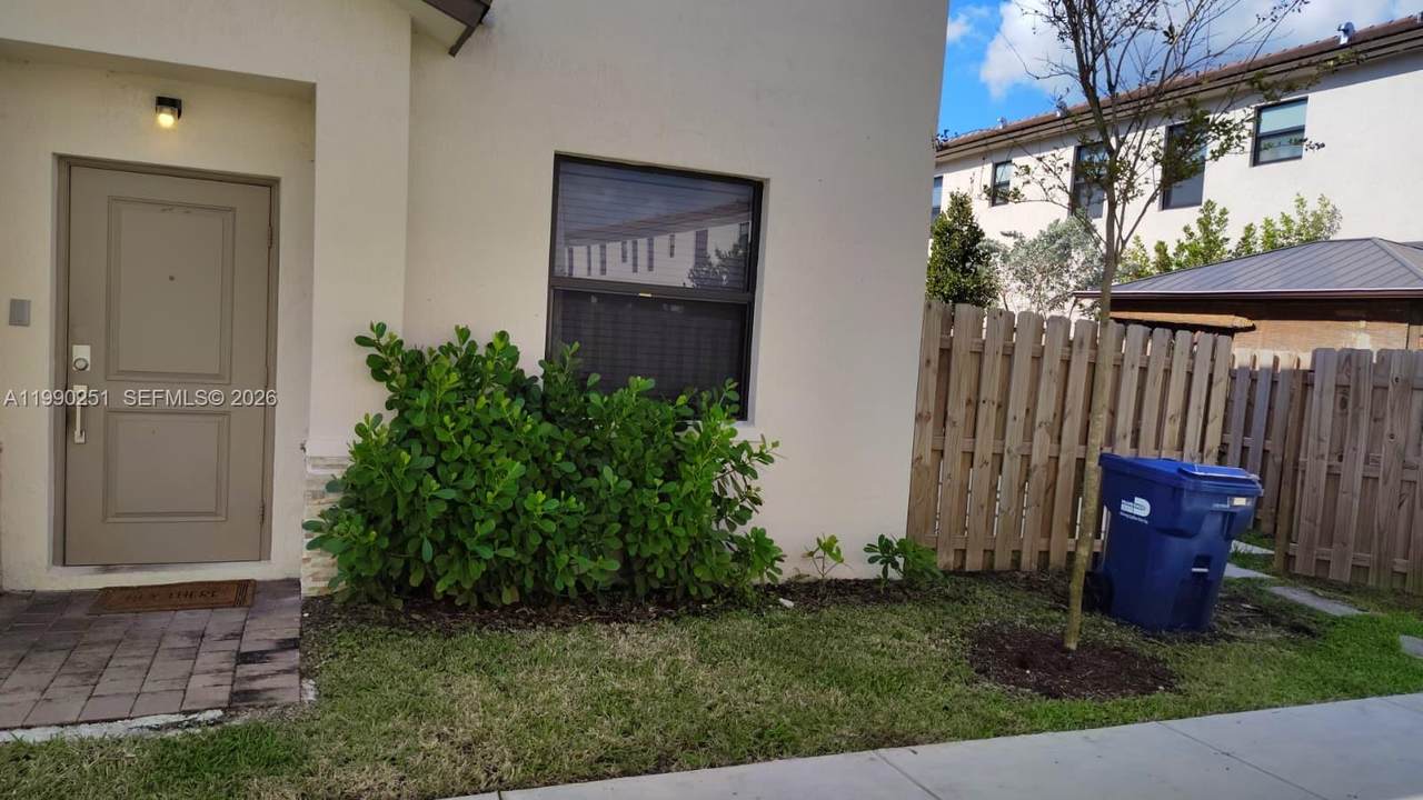 https://bt-photos.global.ssl.fastly.net/miami/1280_boomver_1_A11990251-2.jpg