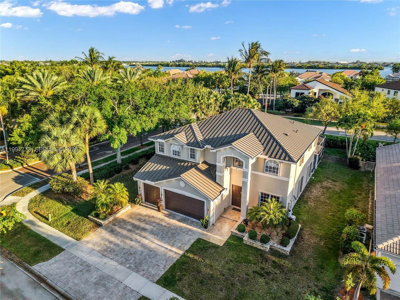 https://bt-photos.global.ssl.fastly.net/miami/1280_boomver_1_A11991773-2.jpg