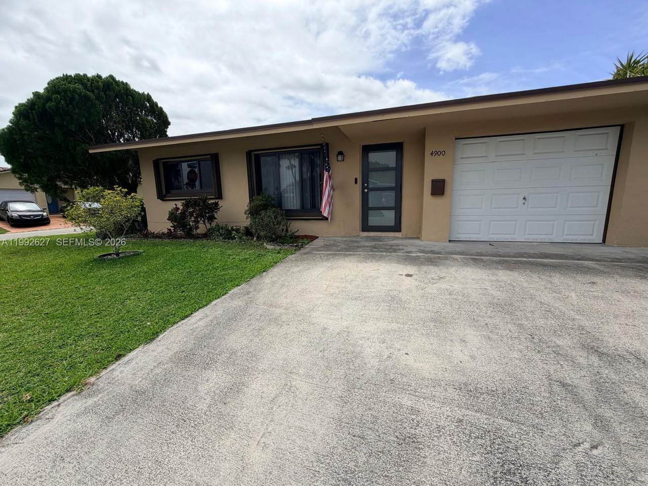 4900 53rd Ct - Photo 1