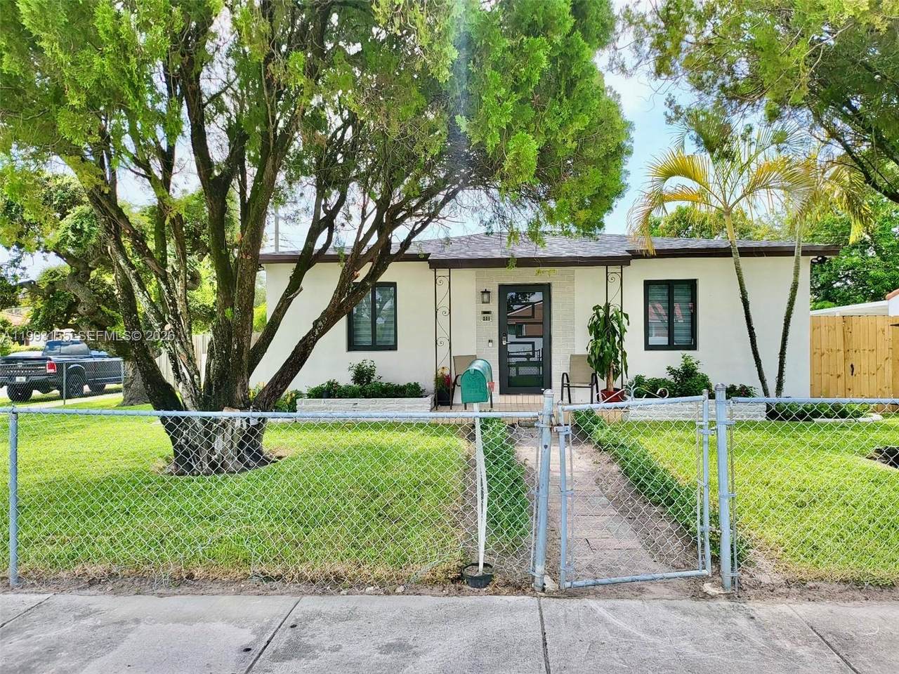 201 62nd Ave - Photo 1