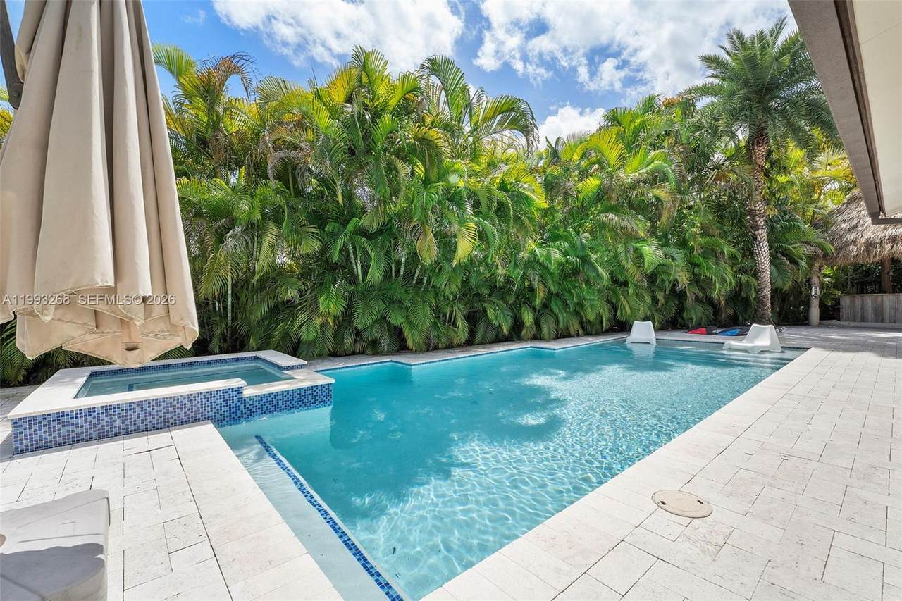 https://bt-photos.global.ssl.fastly.net/miami/1280_boomver_1_A11993268-2.jpg