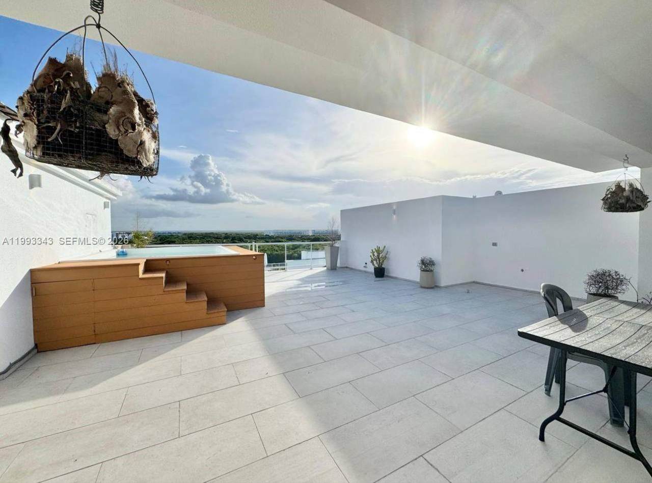 https://bt-photos.global.ssl.fastly.net/miami/1280_boomver_1_A11993343-2.jpg