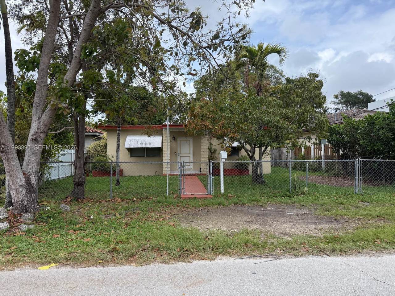 https://bt-photos.global.ssl.fastly.net/miami/1280_boomver_1_A11993890-2.jpg