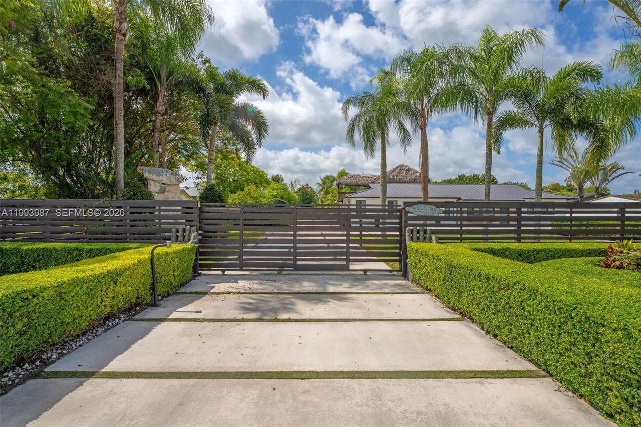https://bt-photos.global.ssl.fastly.net/miami/1280_boomver_1_A11993987-2.jpg