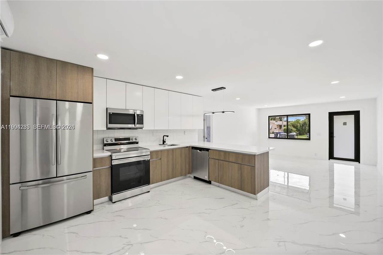 5635 Pierce St - Photo 1