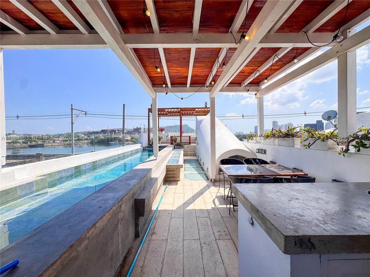 https://bt-photos.global.ssl.fastly.net/miami/1280_boomver_1_A11994553-2.jpg