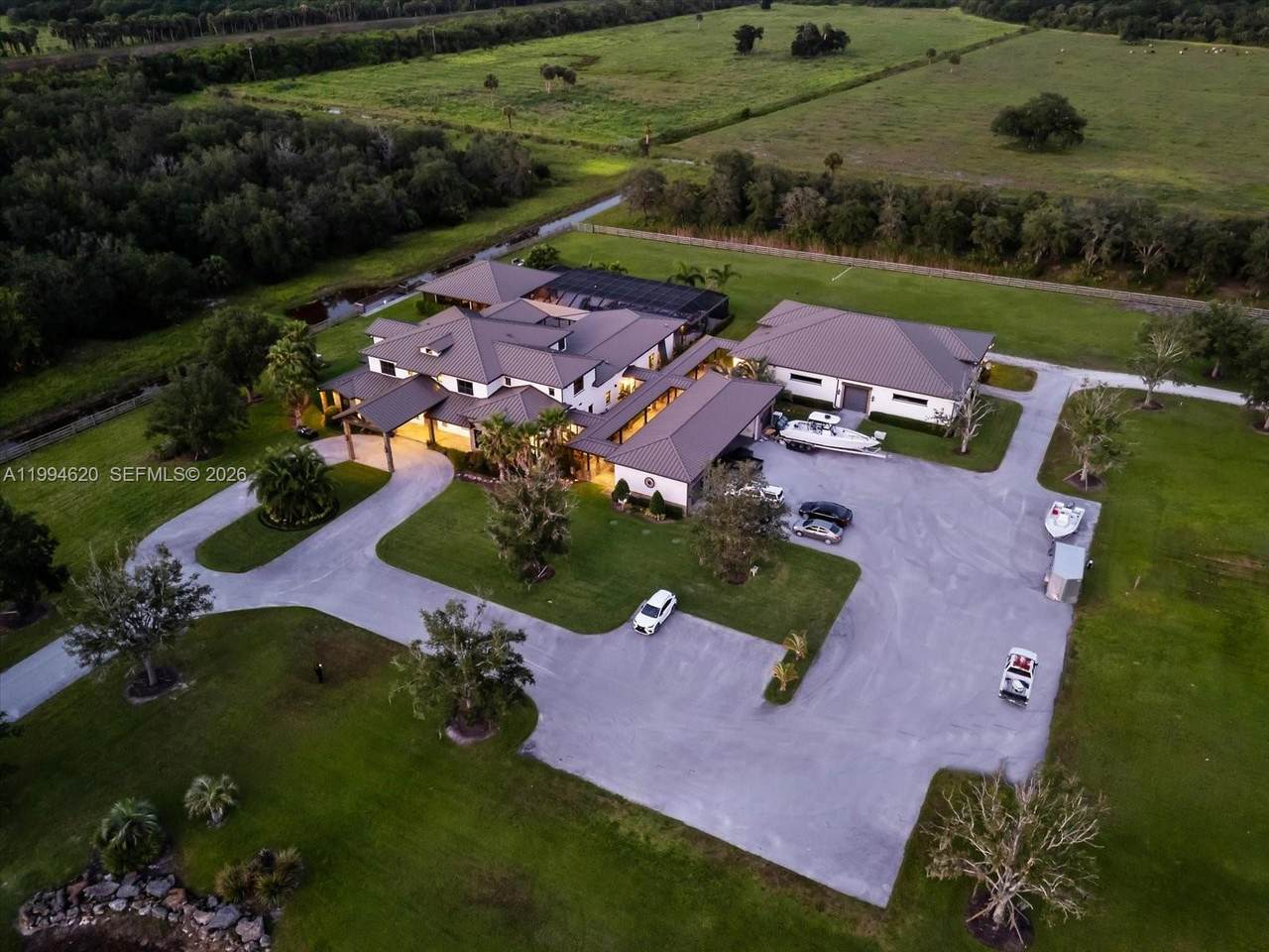 https://bt-photos.global.ssl.fastly.net/miami/1280_boomver_1_A11994620-2.jpg