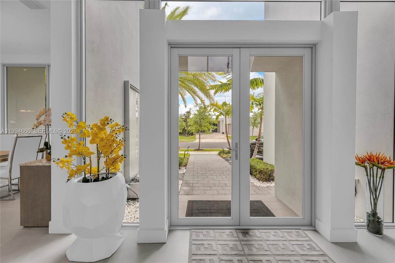 https://bt-photos.global.ssl.fastly.net/miami/1280_boomver_1_A11994660-2.jpg