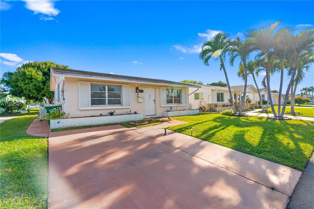 6802 58th Ct - Photo 1