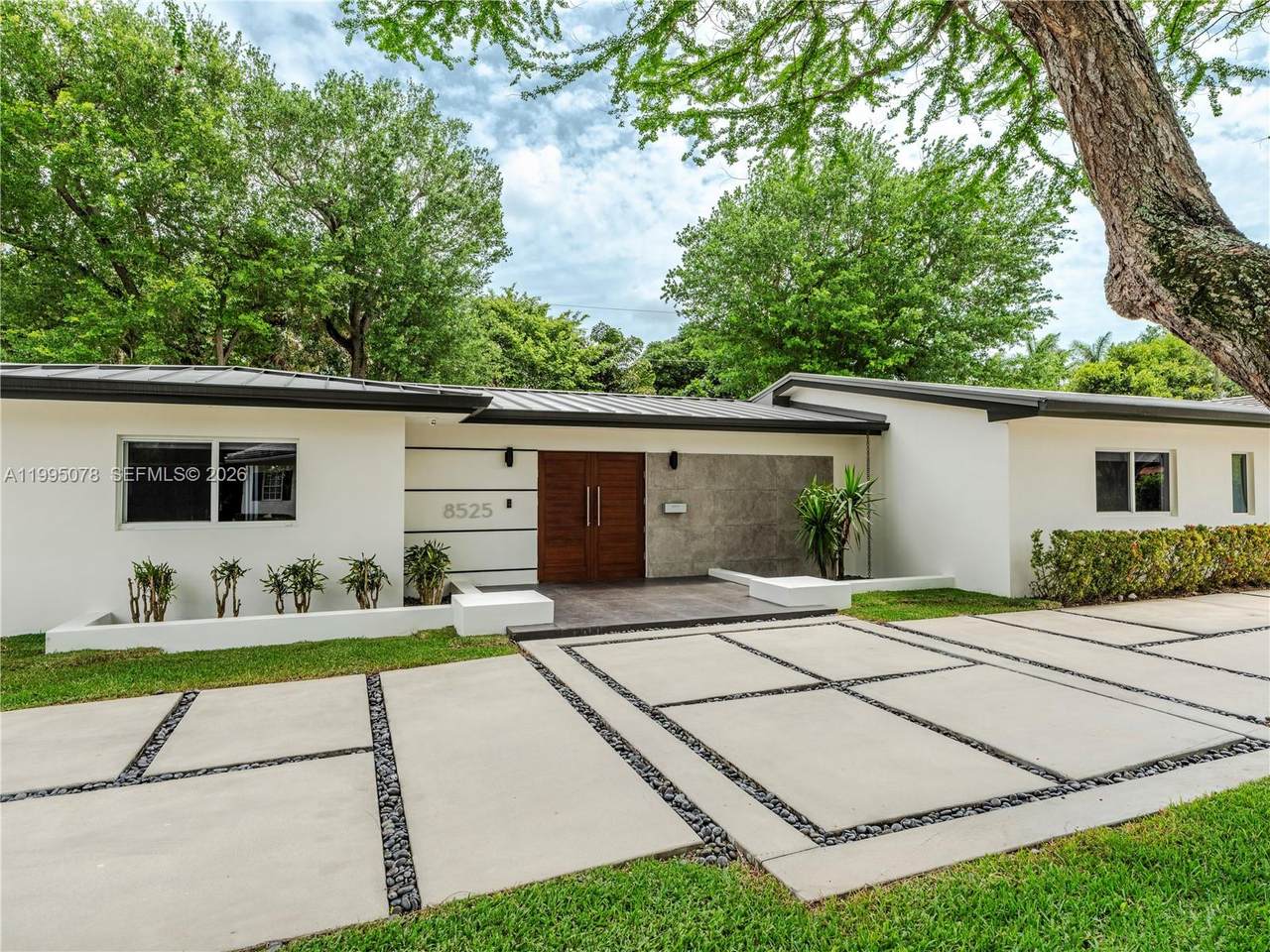 8525 54th Ct - Photo 1