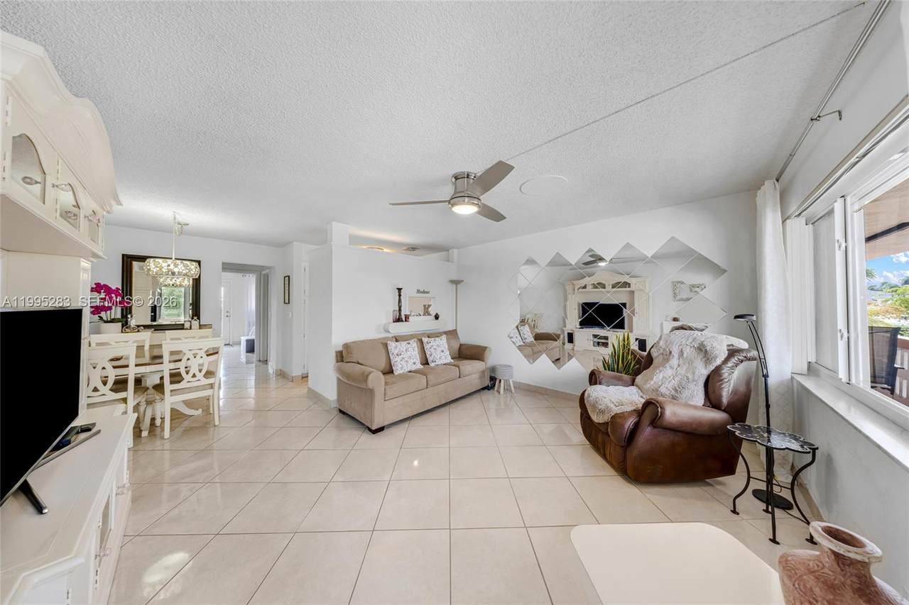 1015 11th Ave - Photo 1