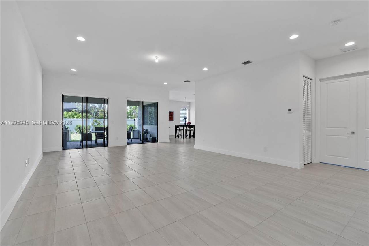 https://bt-photos.global.ssl.fastly.net/miami/1280_boomver_1_A11995385-2.jpg