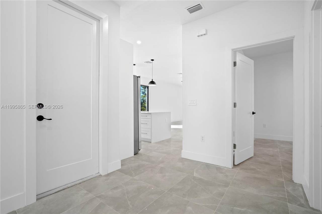 https://bt-photos.global.ssl.fastly.net/miami/1280_boomver_1_A11995865-2.jpg