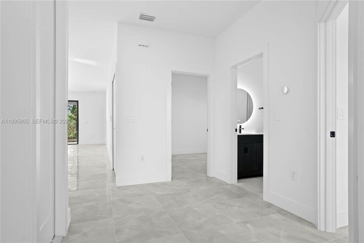 https://bt-photos.global.ssl.fastly.net/miami/1280_boomver_1_A11995865-2.jpg