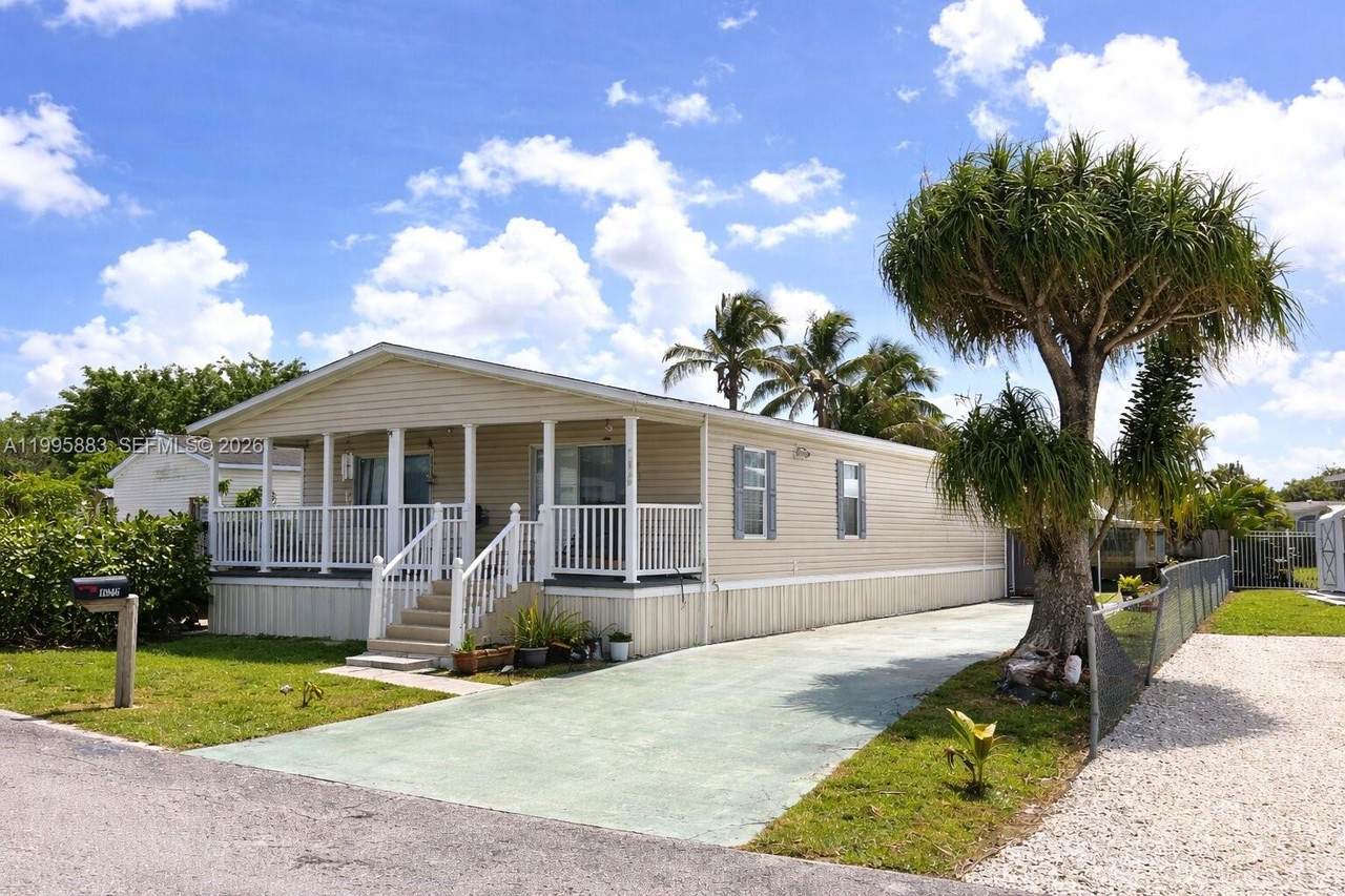 11846 Watergate Cir - Photo 1