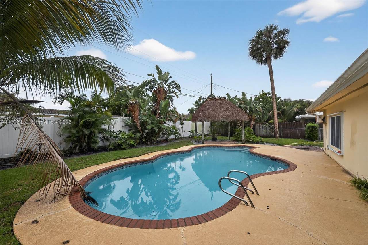 https://bt-photos.global.ssl.fastly.net/miami/1280_boomver_1_A11996179-2.jpg