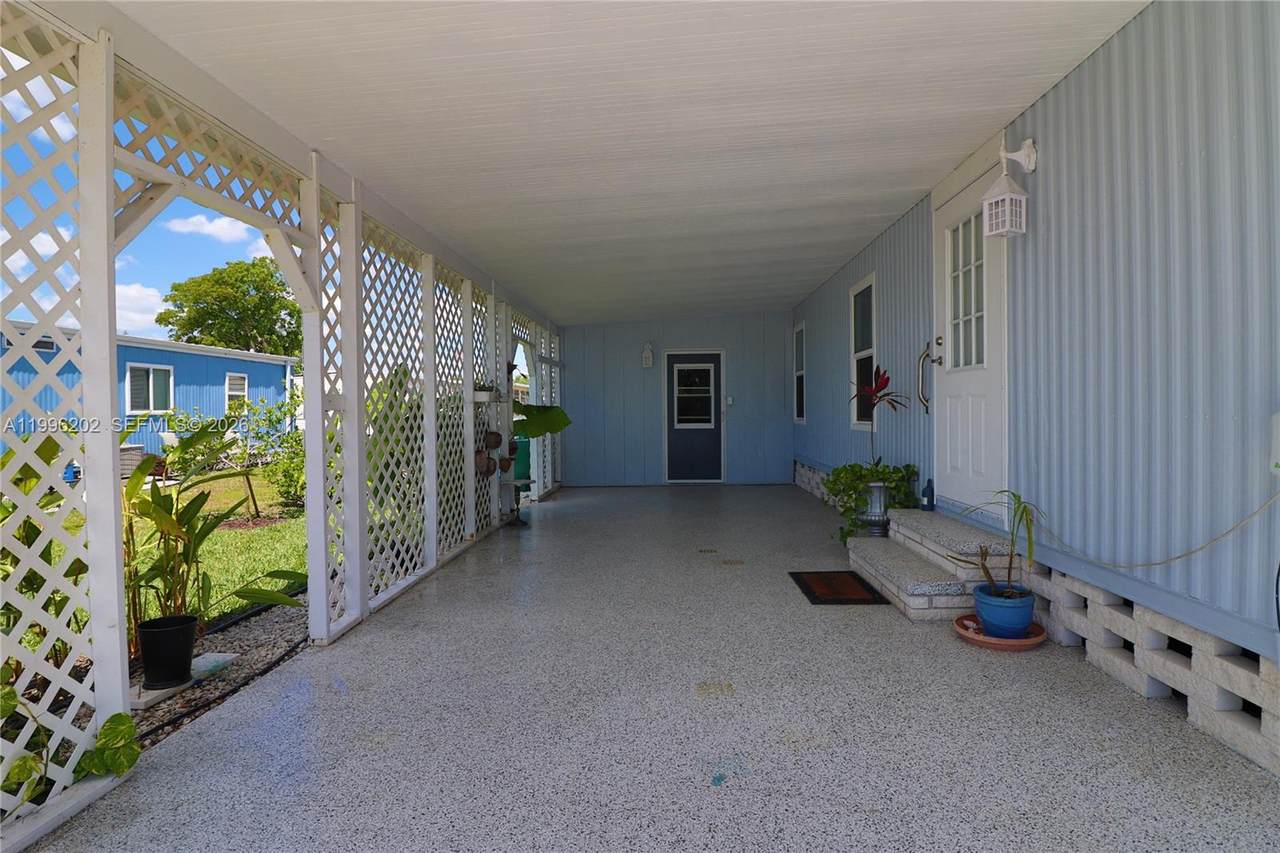 https://bt-photos.global.ssl.fastly.net/miami/1280_boomver_1_A11996202-2.jpg