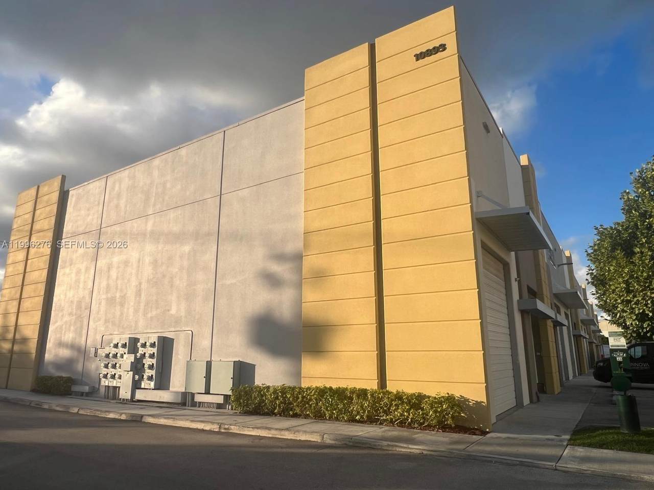 https://bt-photos.global.ssl.fastly.net/miami/orig_boomver_1_A11996276-2.jpg
