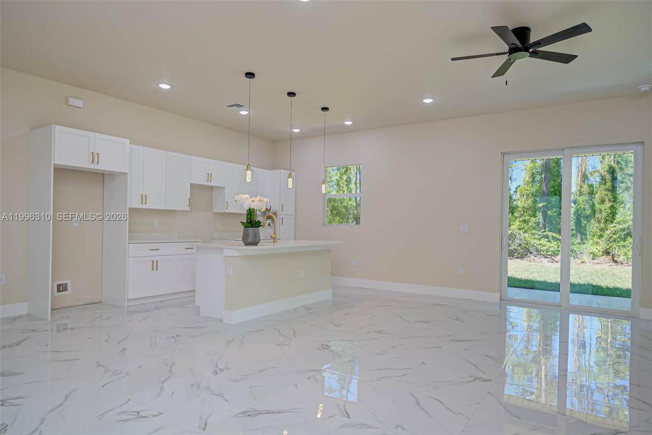 https://bt-photos.global.ssl.fastly.net/miami/1280_boomver_1_A11996310-2.jpg