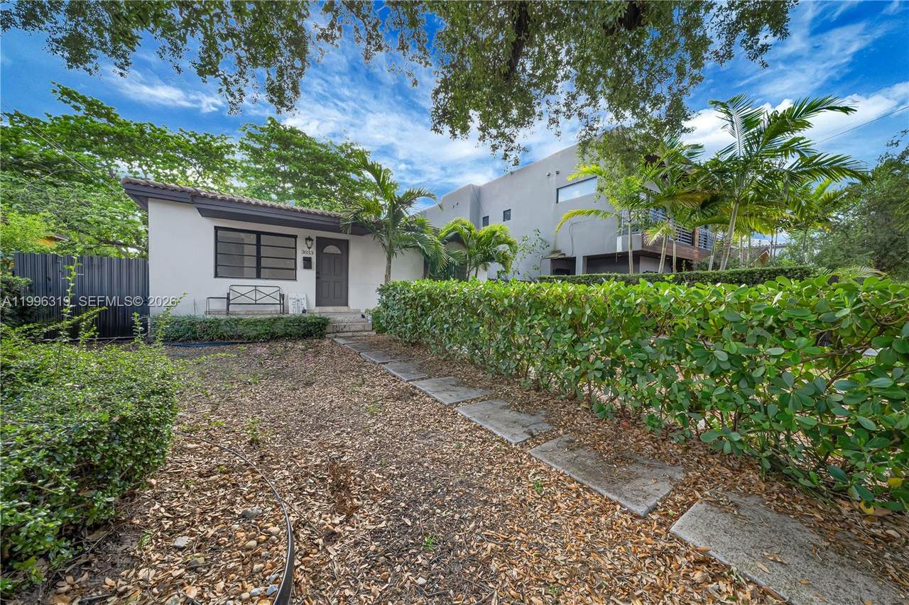 3033 Hibiscus St - Photo 1