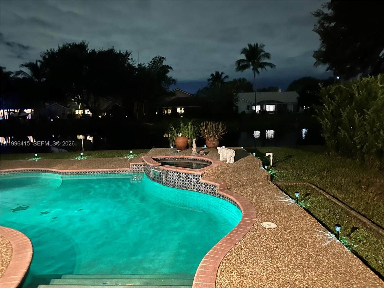 9481 Oak Grove Cir - Photo 1