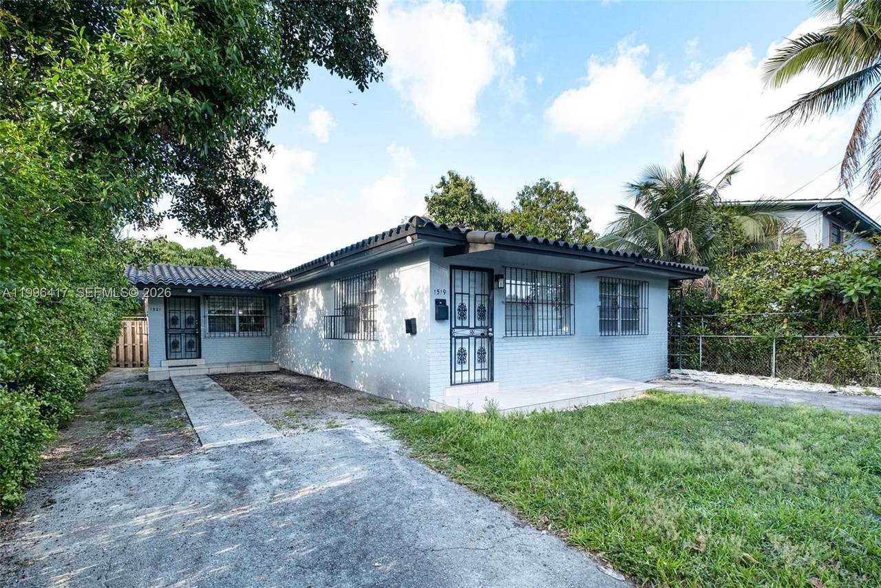 1519 40th St - Photo 1