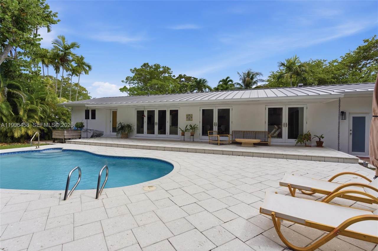 https://bt-photos.global.ssl.fastly.net/miami/1280_boomver_1_A11996458-2.jpg