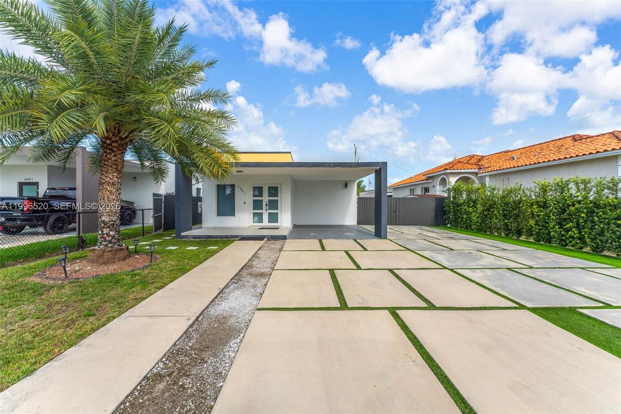22811 123rd Ave - Photo 1