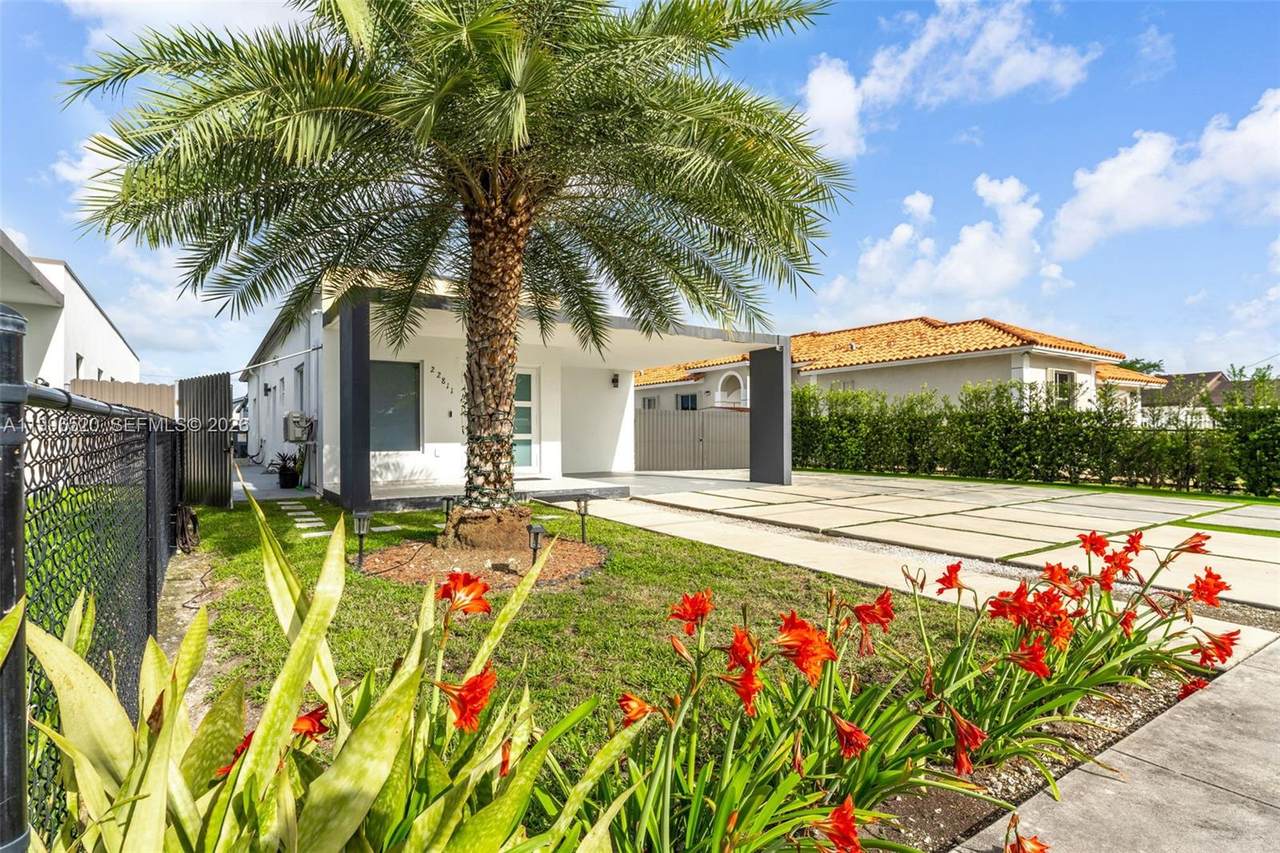 https://bt-photos.global.ssl.fastly.net/miami/1280_boomver_1_A11996520-2.jpg