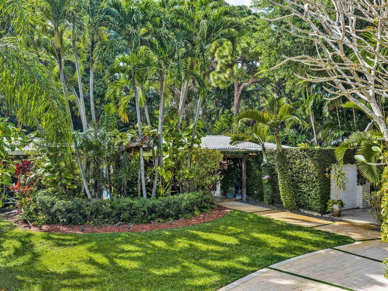 https://bt-photos.global.ssl.fastly.net/miami/1280_boomver_1_A11997013-2.jpg