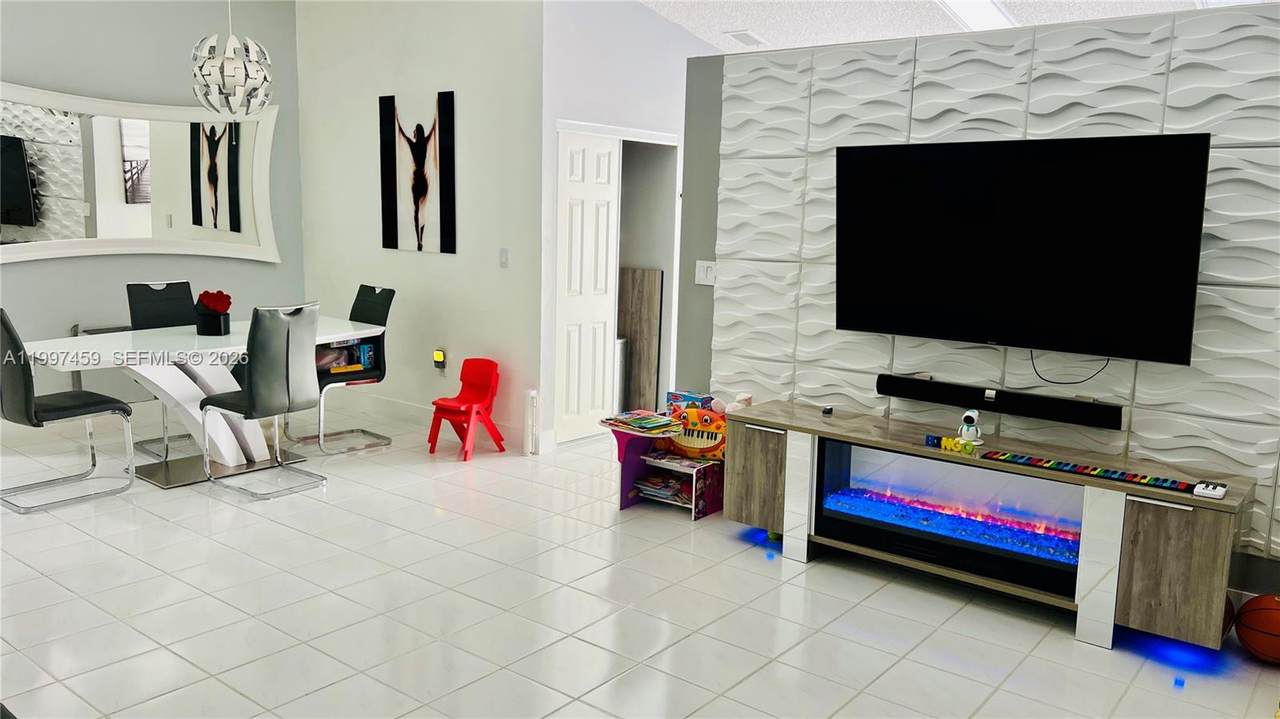 https://bt-photos.global.ssl.fastly.net/miami/1280_boomver_1_A11997459-2.jpg