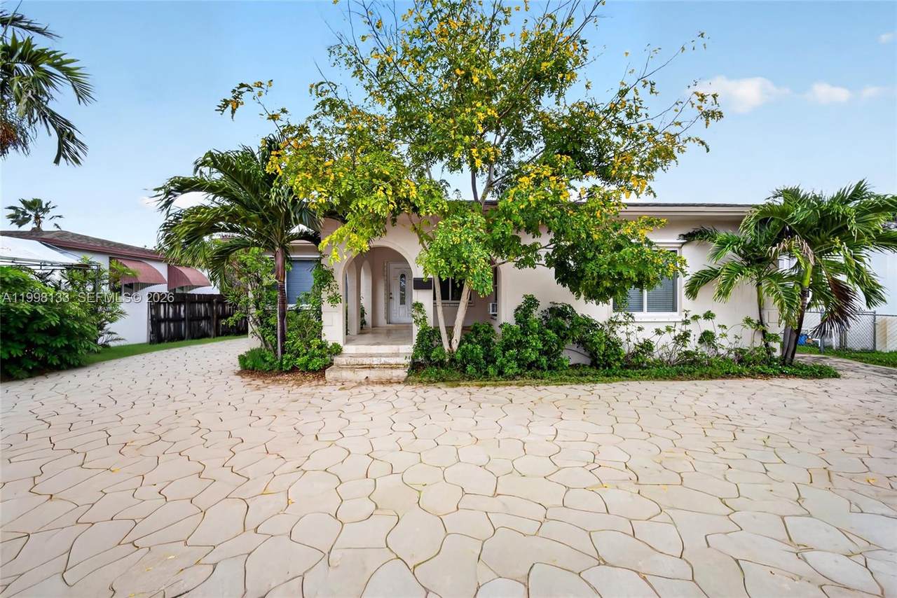 6881 27th St - Photo 1