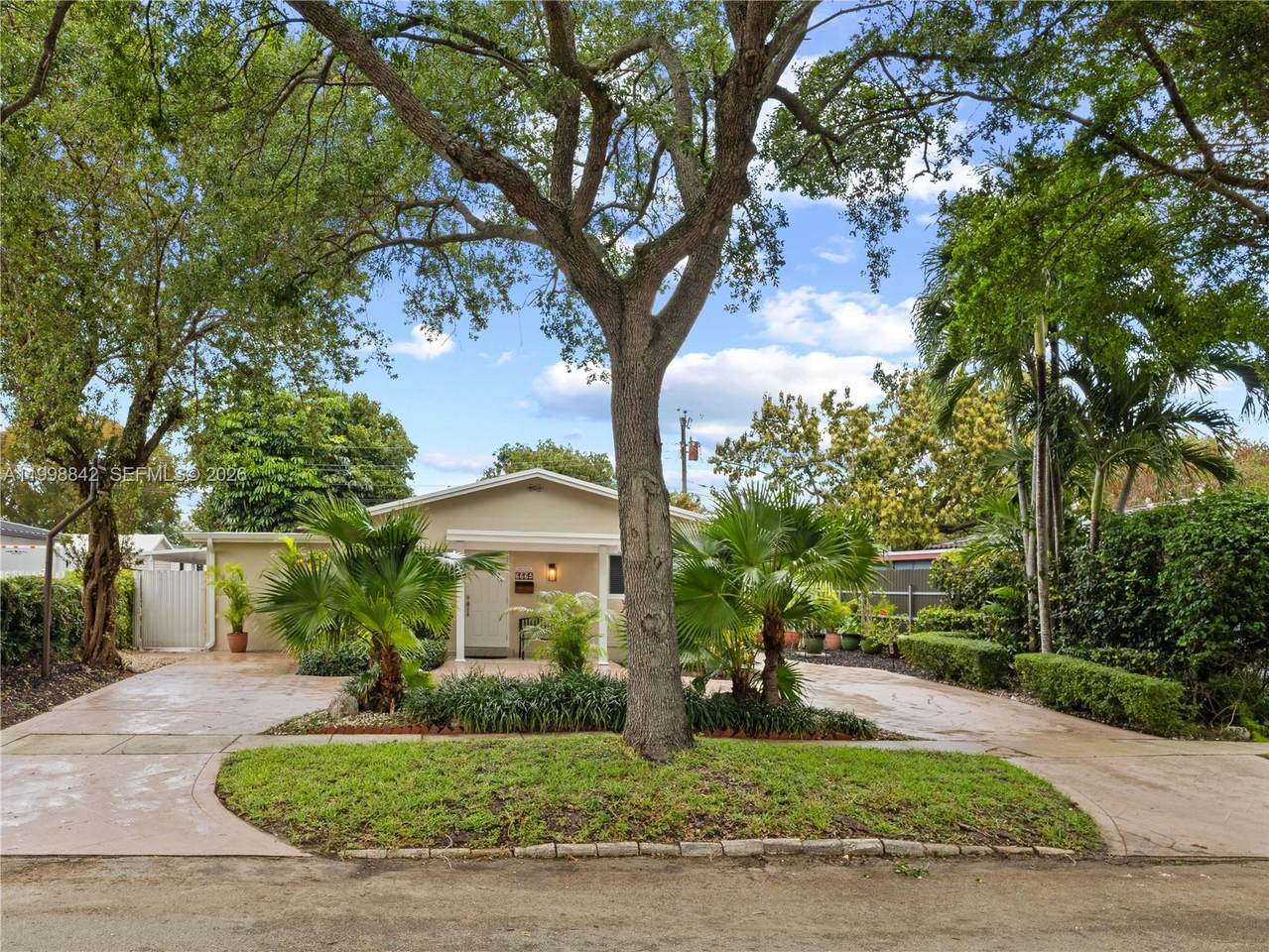 6665 39th St - Photo 1