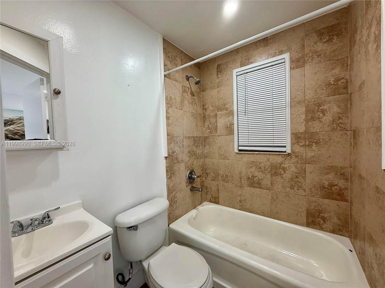 https://bt-photos.global.ssl.fastly.net/miami/1280_boomver_1_A11998990-2.jpg