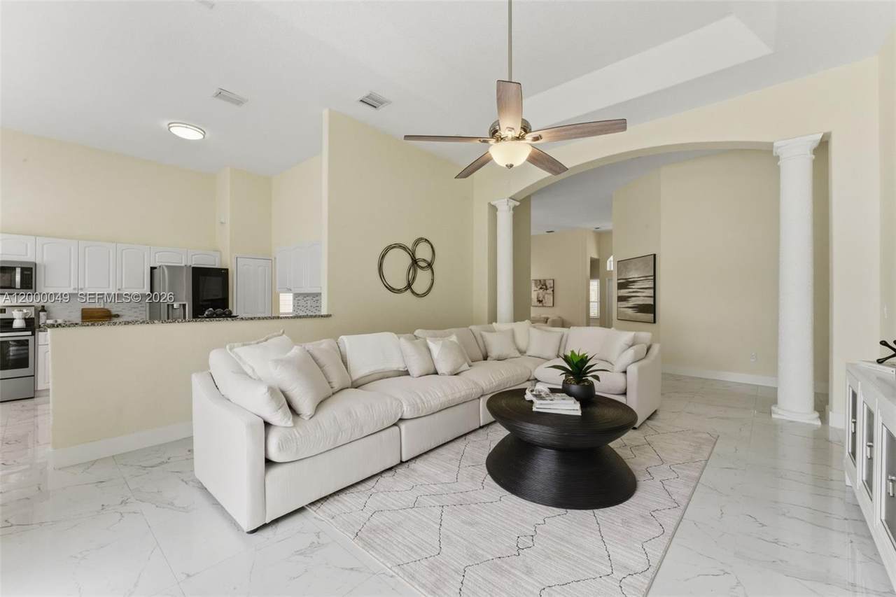 https://bt-photos.global.ssl.fastly.net/miami/1280_boomver_1_A12000049-2.jpg
