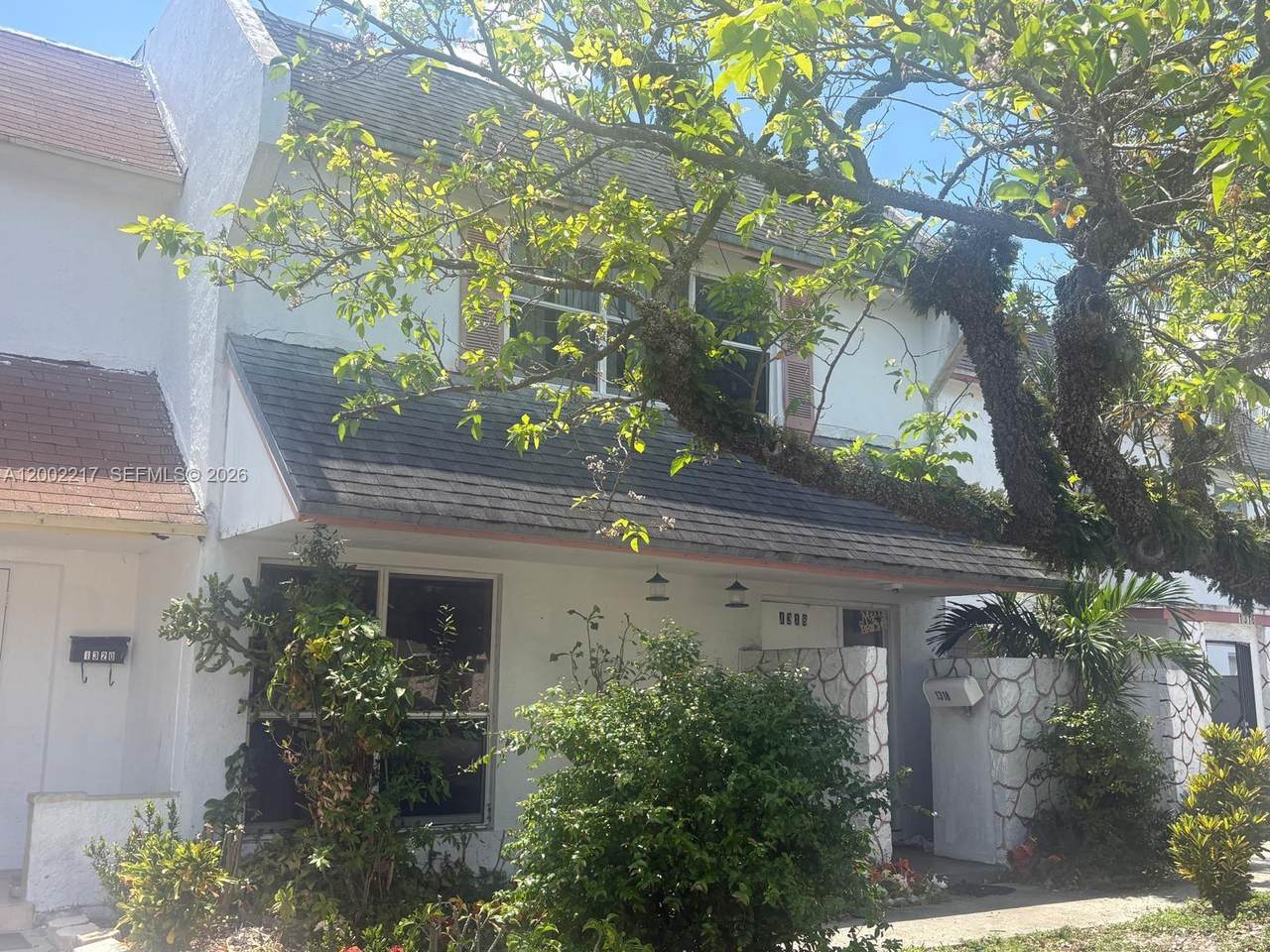1318 Silverado Dr - Photo 1