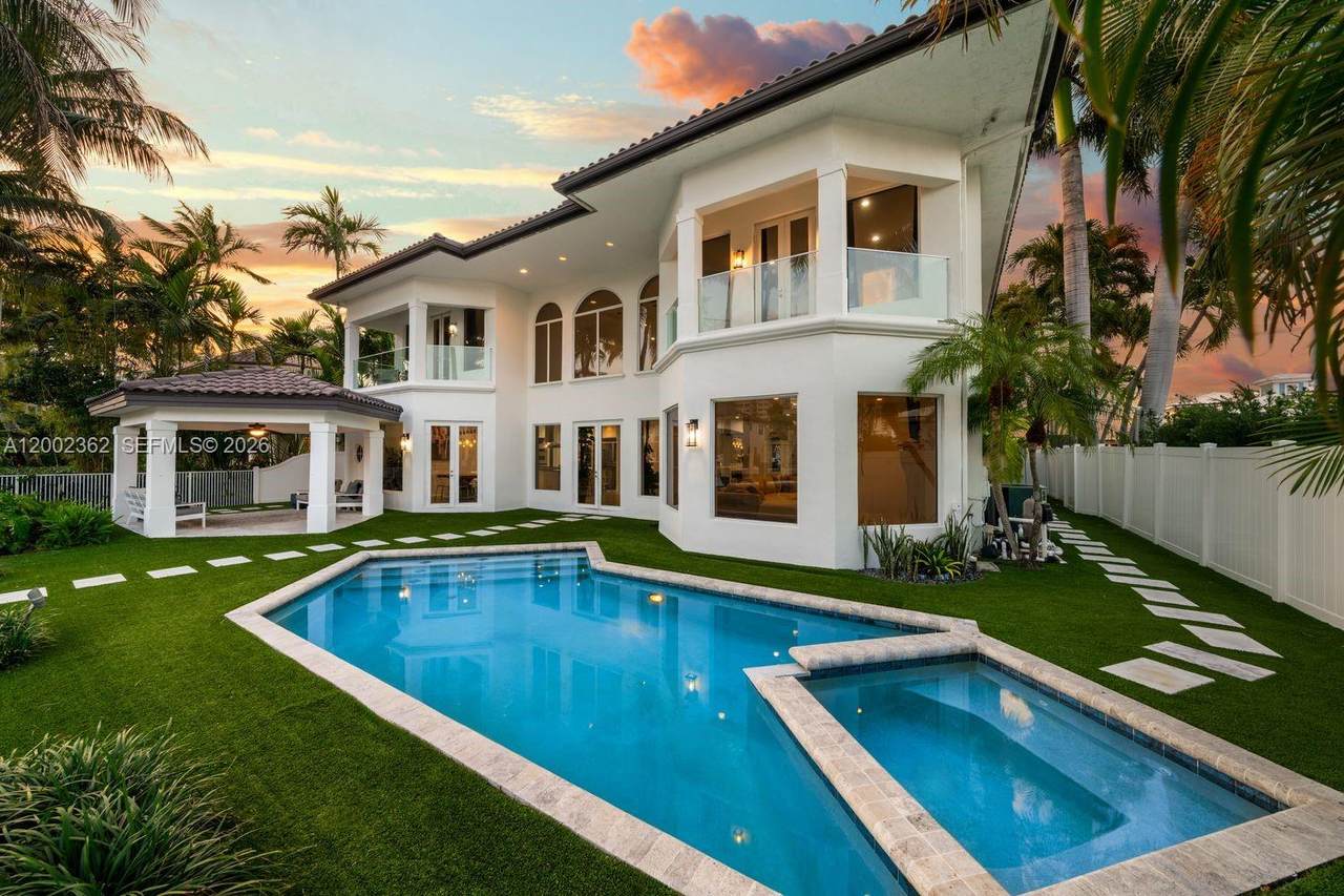 https://bt-photos.global.ssl.fastly.net/miami/1280_boomver_1_A12002362-2.jpg
