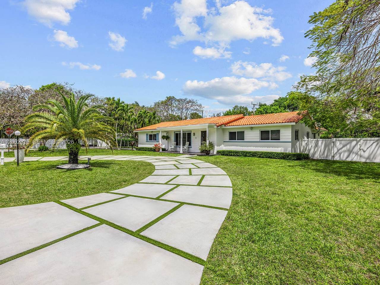 https://bt-photos.global.ssl.fastly.net/miami/1280_boomver_1_A12002379-2.jpg
