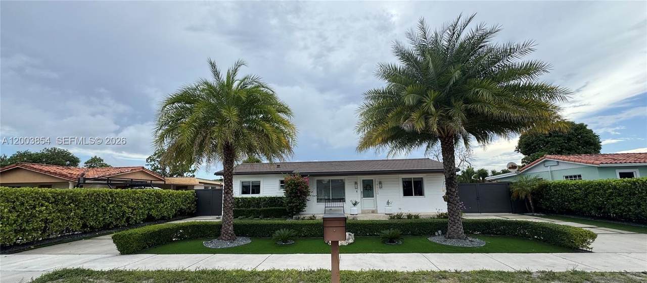 18620 47th Ct - Photo 1