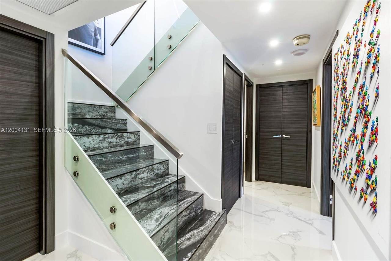 20191 Country Club Dr - Photo 1