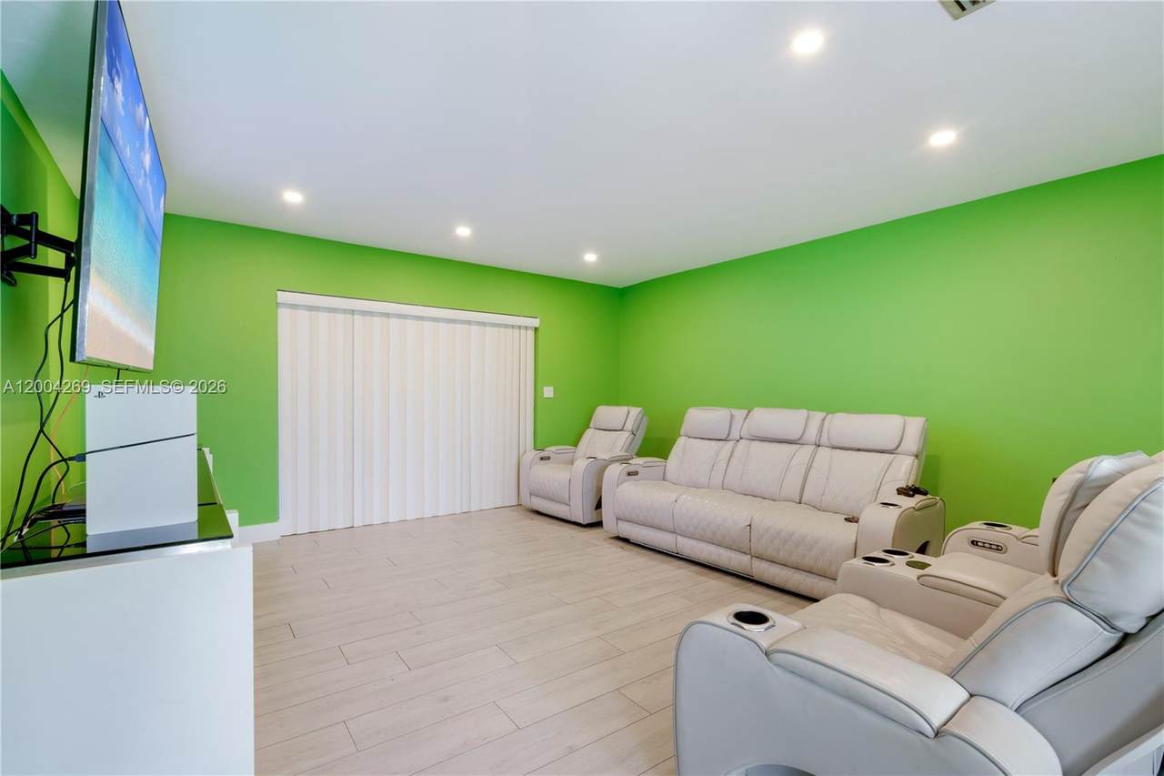 https://bt-photos.global.ssl.fastly.net/miami/1280_boomver_1_A12004269-2.jpg