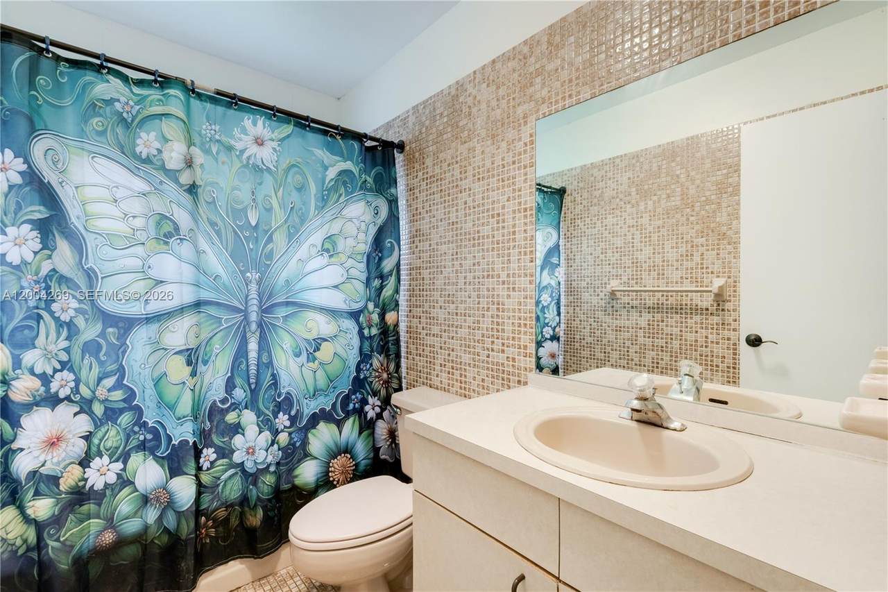 https://bt-photos.global.ssl.fastly.net/miami/1280_boomver_1_A12004269-2.jpg
