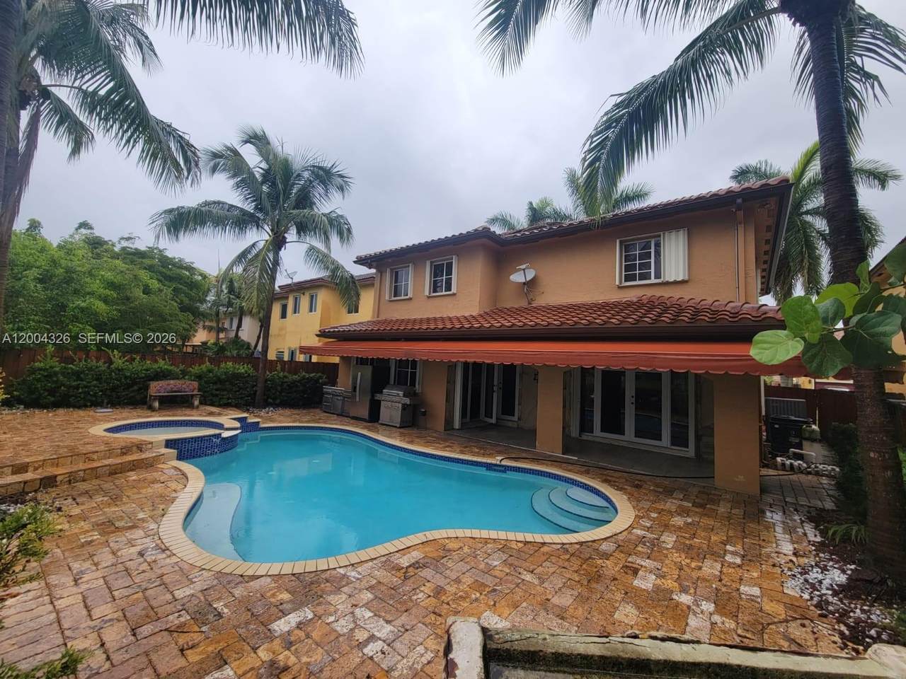 https://bt-photos.global.ssl.fastly.net/miami/1280_boomver_1_A12004326-2.jpg