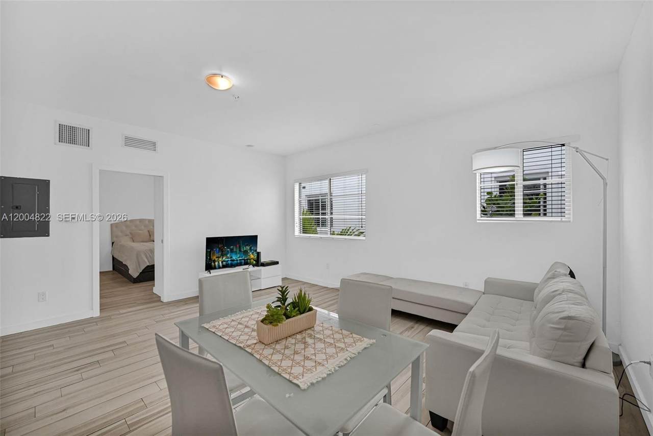 1560 Meridian Ave - Photo 1