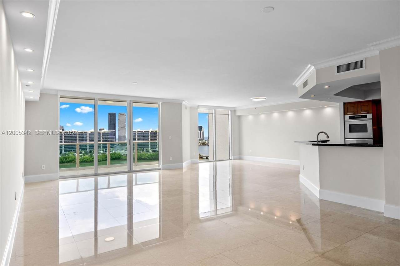 https://bt-photos.global.ssl.fastly.net/miami/1280_boomver_1_A12005342-2.jpg